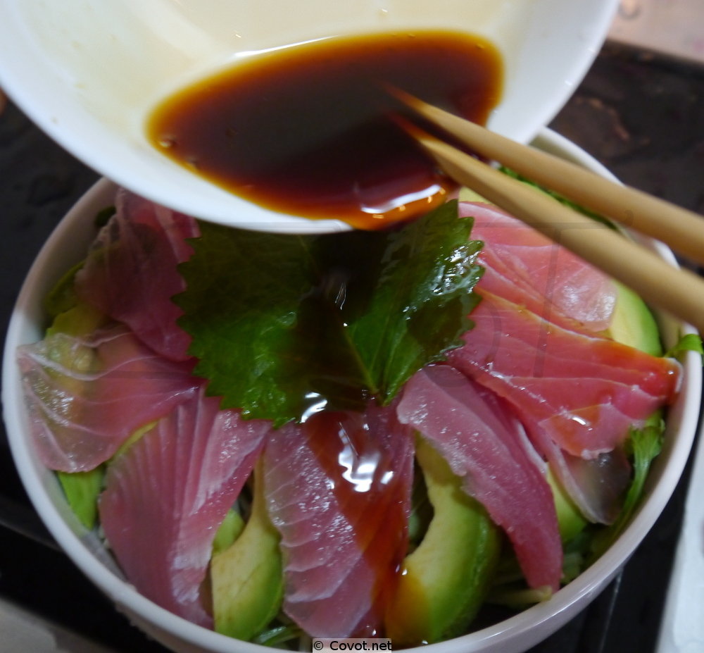 Thunfisch-Avocado-Salat mit Wasabi-Soja-Dressing